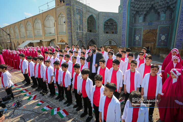 در حاشیه جشن انقلاب در اصفهان