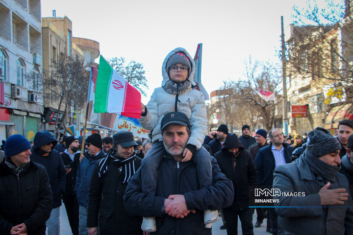 راهپیمایی مردم اردبیل در سالروز پیروزی انقلاب