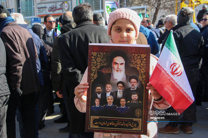 راهپیمایی مردم اردبیل در سالروز پیروزی انقلاب