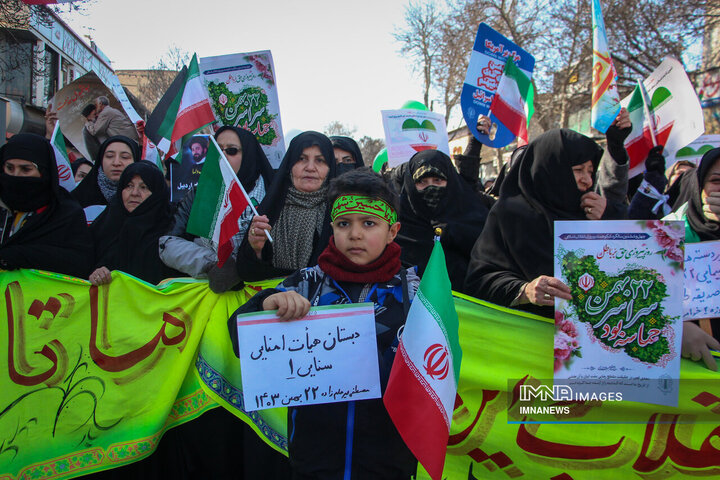 راهپیمایی مردم اردبیل در سالروز پیروزی انقلاب