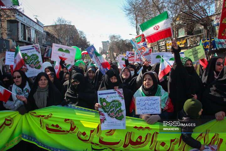 راهپیمایی مردم اردبیل در سالروز پیروزی انقلاب