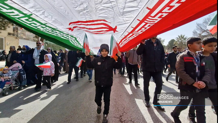 راهپیمایی 22 بهمن در کرمان