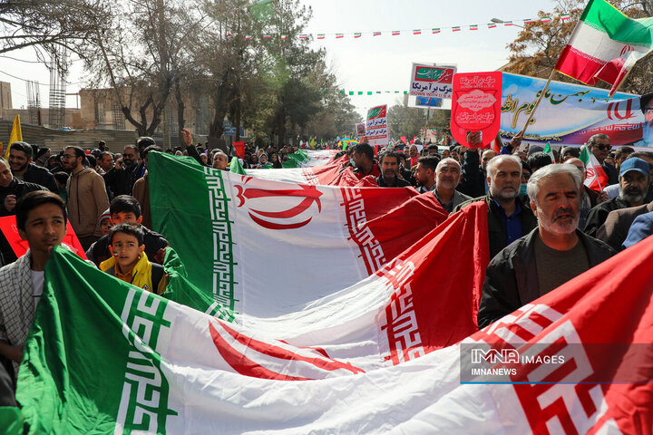 راهپیمایی 22 بهمن در کرمان