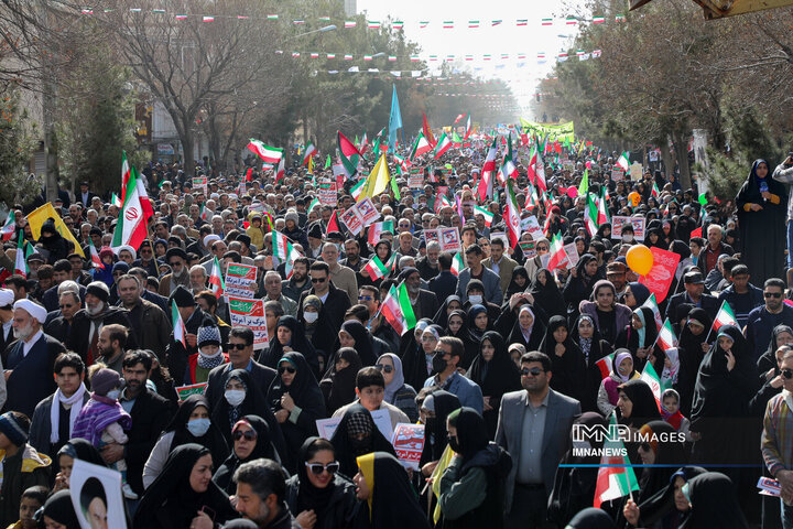 راهپیمایی 22 بهمن در کرمان