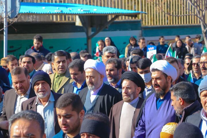 فیلم| واکنش مقامات لرستان به  حضور گرم مردم در راهپیمایی ۲۲ بهمن