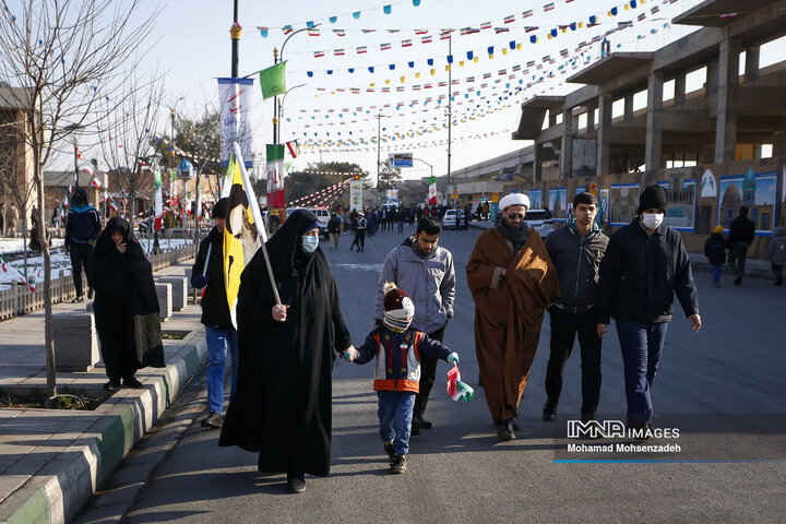 راهپیمایی یوم‌الله 22 بهمن در قم