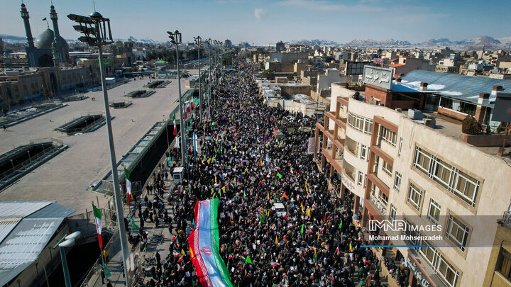 راهپیمایی یوم‌الله 22 بهمن در قم