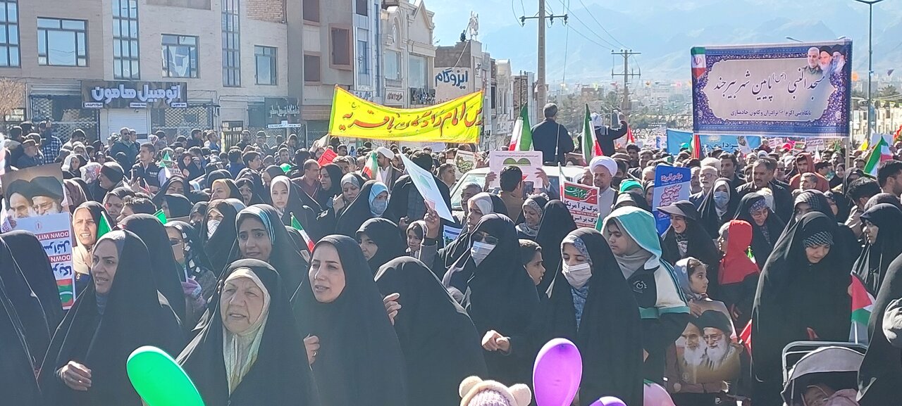 شکوه حضور مردم ولایتمدار خراسانجنوبی در جشن انقلاب+ فیلم