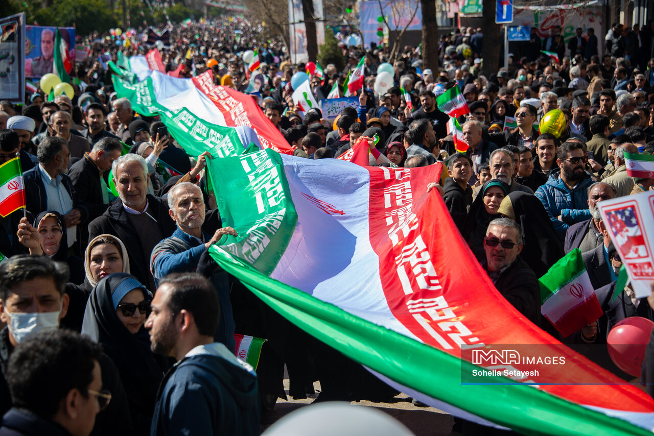 راهپیمایی ۲۲ بهمن، گرمای اتحاد در سرمای سوزان