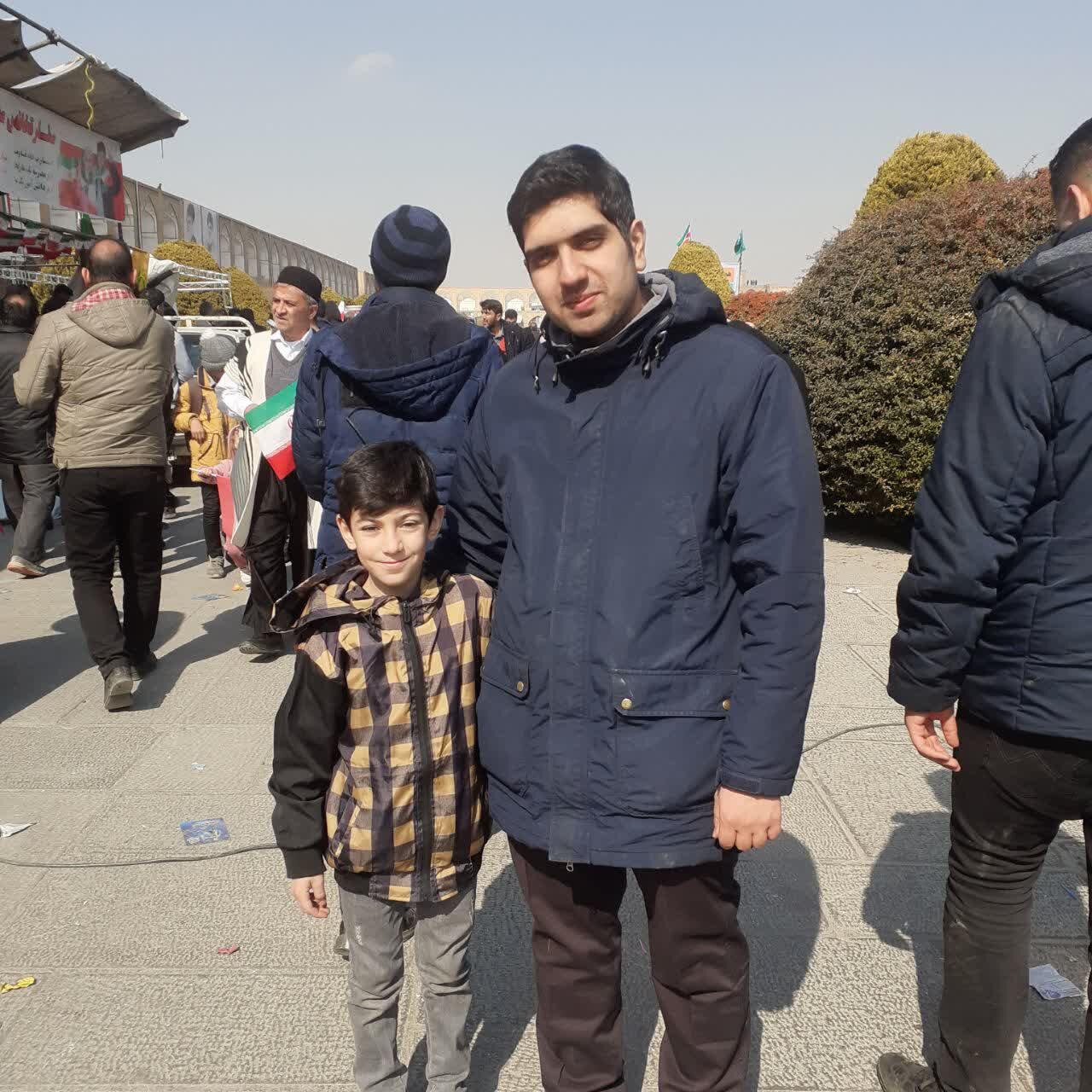 تجدید میثاق وارثان راستین آرمانهای انقلاب اسلامی با حضور پرشور در راهپیمایی عظیم ۲۲ بهمن