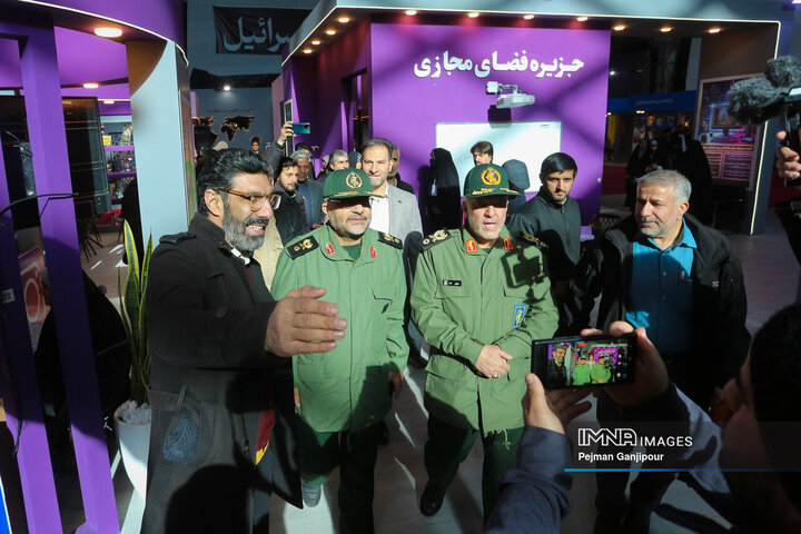 بازدید رئیس سازمان بسیج مستضعفین از نمایشگاه زاینده‌نور