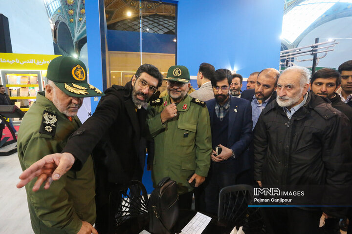 بازدید رئیس سازمان بسیج مستضعفین از نمایشگاه زاینده‌نور