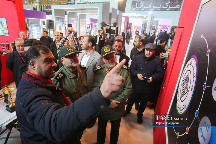 بازدید رئیس سازمان بسیج مستضعفین از نمایشگاه زاینده‌نور