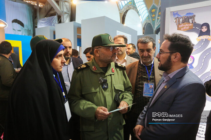 بازدید رئیس سازمان بسیج مستضعفین از نمایشگاه زاینده‌نور