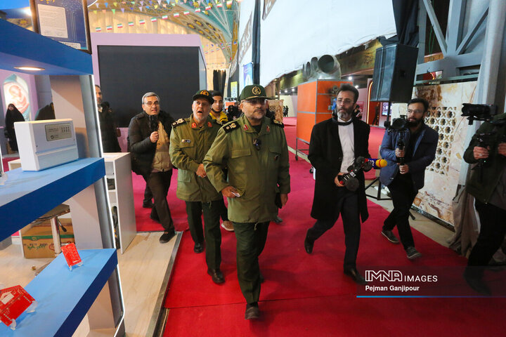 بازدید رئیس سازمان بسیج مستضعفین از نمایشگاه زاینده‌نور