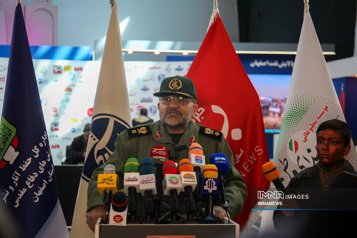 بازدید رئیس سازمان بسیج مستضعفین از نمایشگاه زاینده‌نور