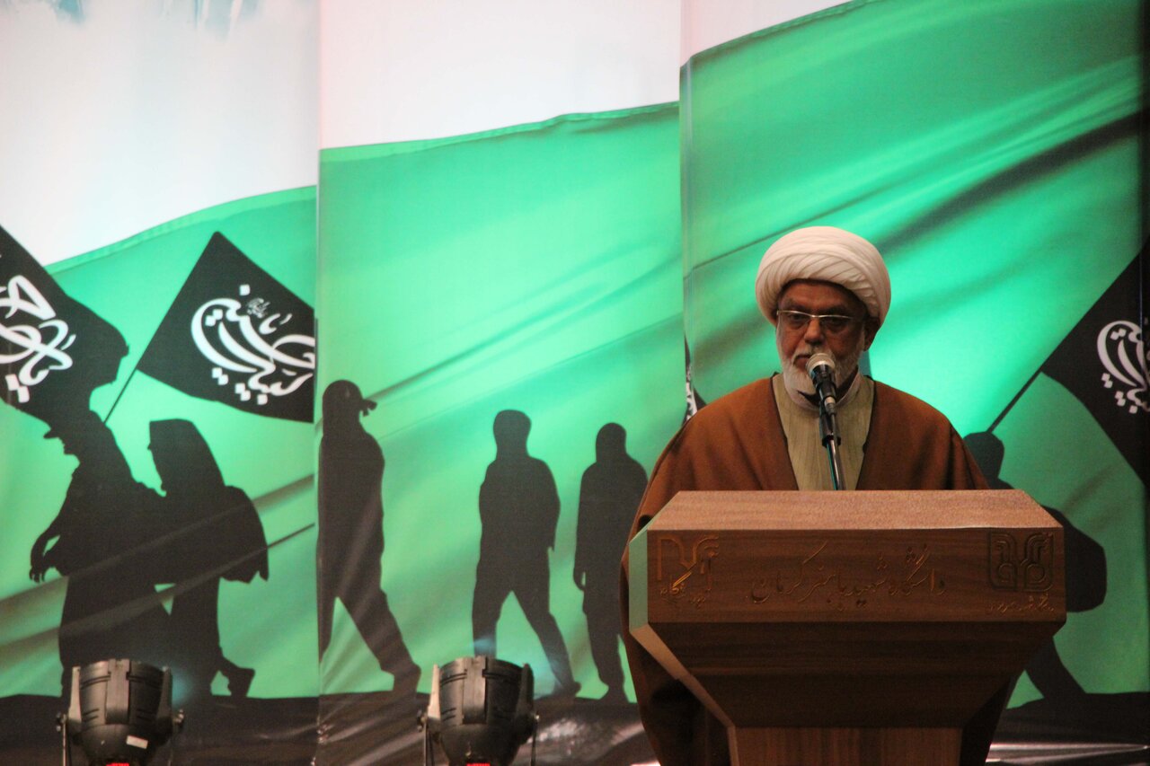 آغاز به کار همایش بینالمللی اربعین و فرهنگ مقاومت در کرمان