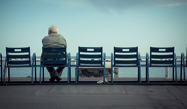 سندروم آشیانه خالی؛ چالشی که والدین امروز با آن دست و پنجه نرم میکنند