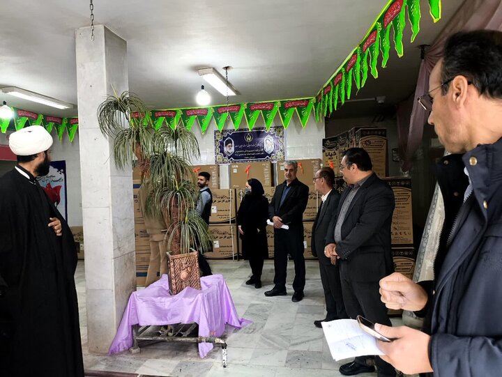 اهدا ۶۸ قلم لوازم ضروری منزل به مددجویان سمیرمی