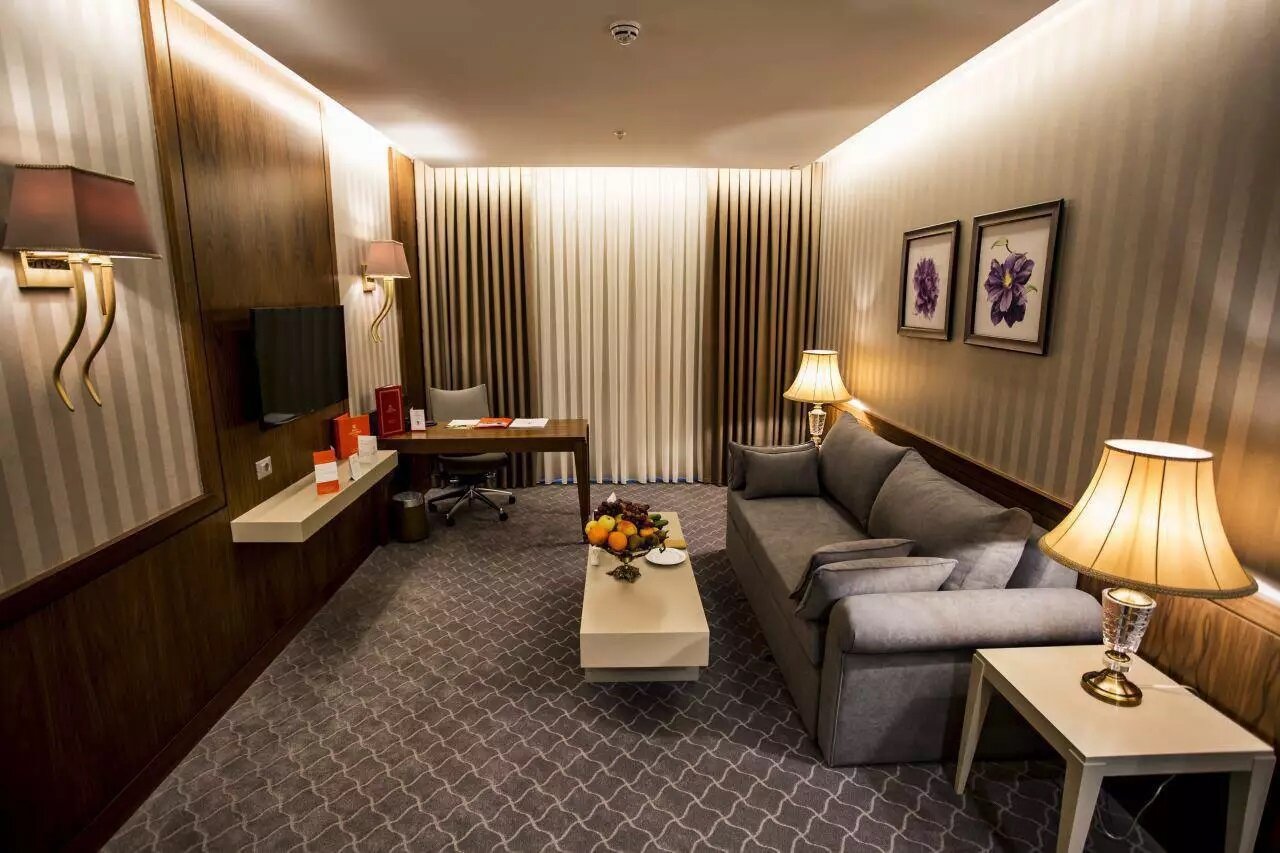 رزرو هتل لاله پارک تبریز: اقامت در هتلی که شکوه را میتاباند