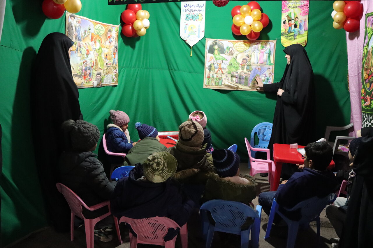 پذیرایی نوجوانان مرکز سلاله از منتظران ظهور حضرت بقیهالله(عج)