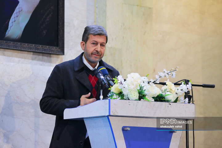 نشست صمیمانه استاندار و مدیران اصفهان با اصحاب رسانه