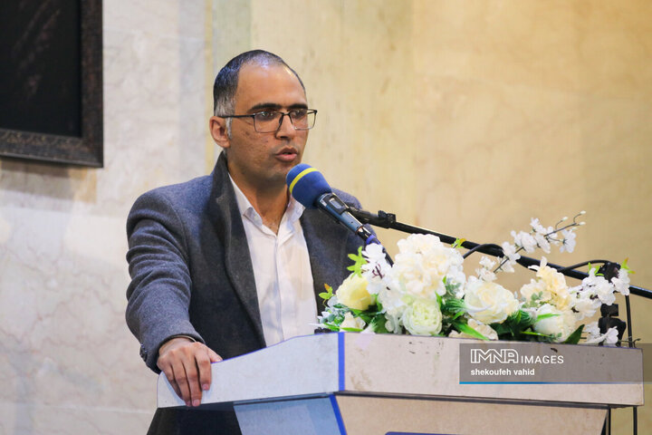 نشست صمیمانه استاندار و مدیران اصفهان با اصحاب رسانه