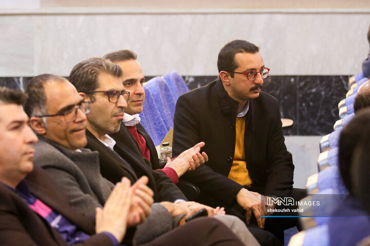 نشست صمیمانه استاندار و مدیران اصفهان با اصحاب رسانه