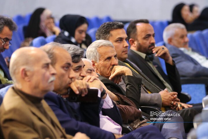 نشست صمیمانه استاندار و مدیران اصفهان با اصحاب رسانه