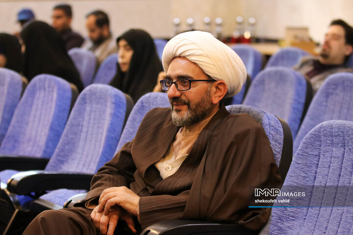 نشست صمیمانه استاندار و مدیران اصفهان با اصحاب رسانه