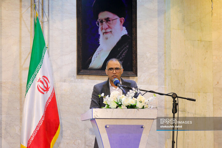 نشست صمیمانه استاندار و مدیران اصفهان با اصحاب رسانه