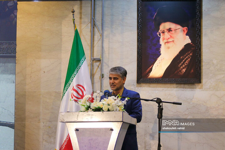 نشست صمیمانه استاندار و مدیران اصفهان با اصحاب رسانه