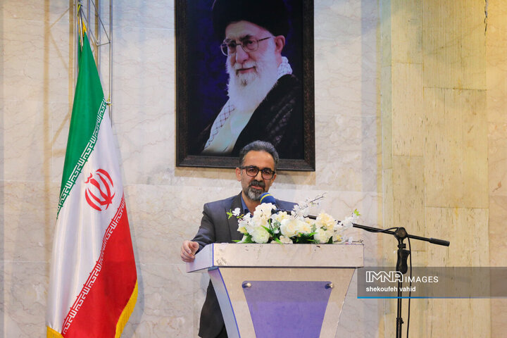 نشست صمیمانه استاندار و مدیران اصفهان با اصحاب رسانه