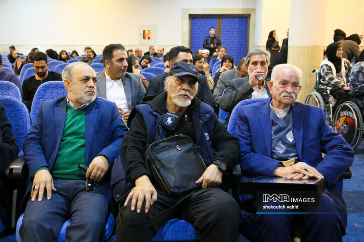 نشست صمیمانه استاندار و مدیران اصفهان با اصحاب رسانه