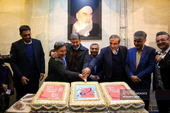 نشست صمیمانه استاندار و مدیران اصفهان با اصحاب رسانه