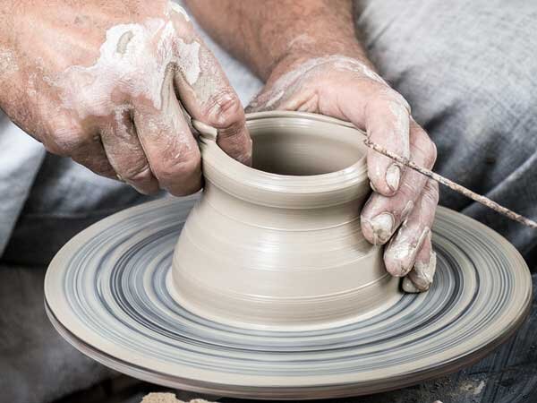 سفالگری، هنری که از خاک امید میرویاند