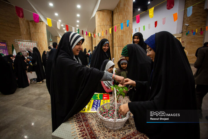 در حاشیه جشن انقلاب در اصفهان