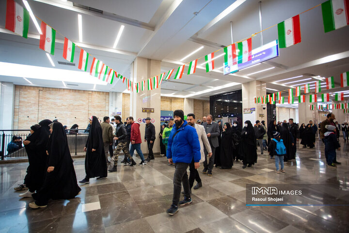 در حاشیه جشن انقلاب در اصفهان