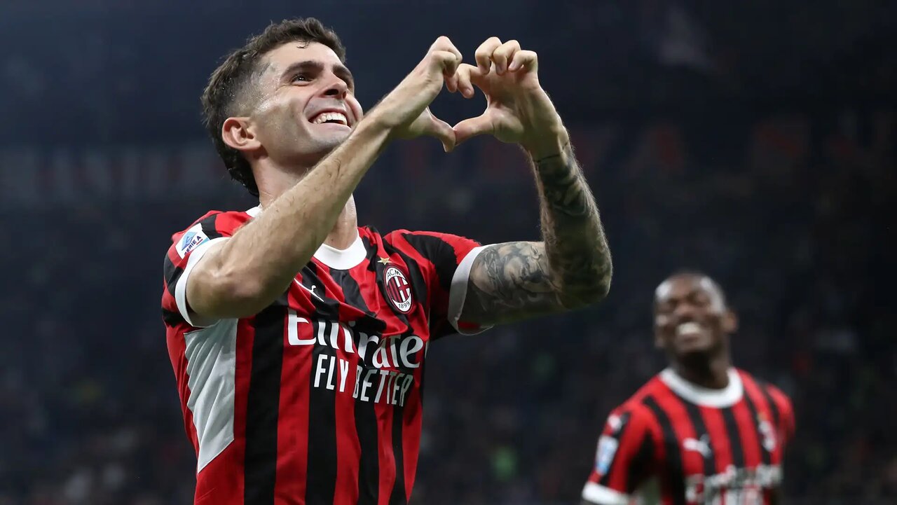 از زمینهای خاکی تا پیراهن دورتموند و میلان