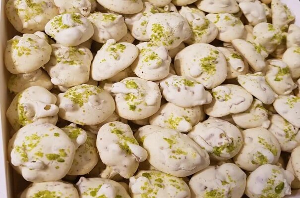 شیرینی پفکی گردویی 