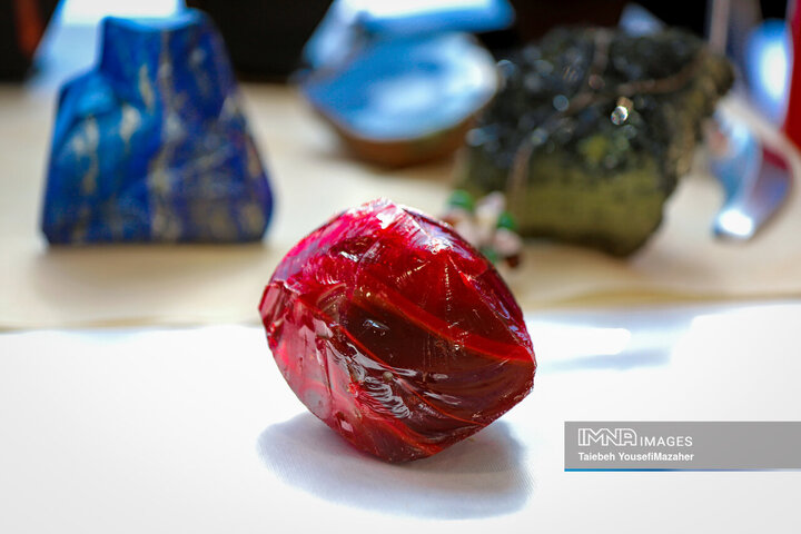 اولین همایش و نمایشگاه دستاوردهای صنعت گوهرسنگ