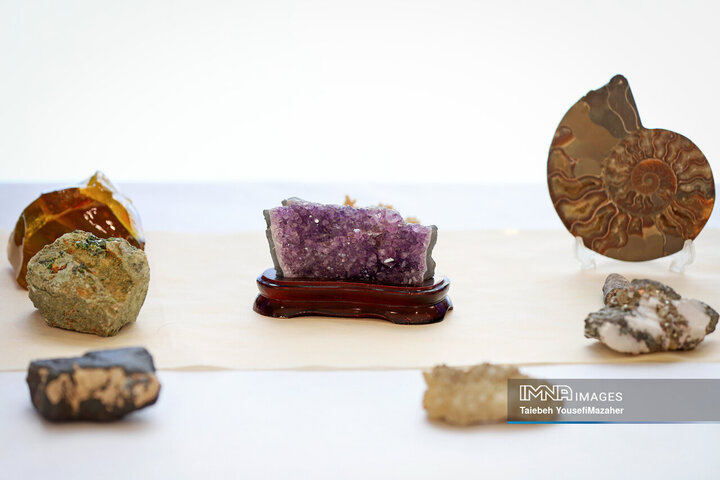 اولین همایش و نمایشگاه دستاوردهای صنعت گوهرسنگ