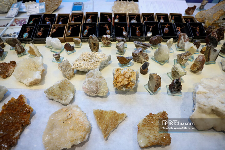 اولین همایش و نمایشگاه دستاوردهای صنعت گوهرسنگ