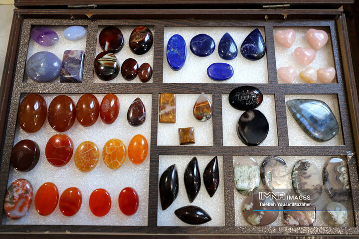 اولین همایش و نمایشگاه دستاوردهای صنعت گوهرسنگ