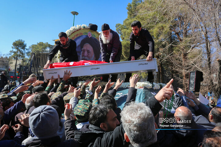 مراسم تشییع آیت‌الله مستجابی