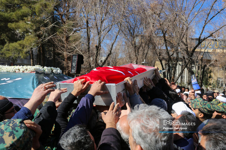 مراسم تشییع آیت‌الله مستجابی