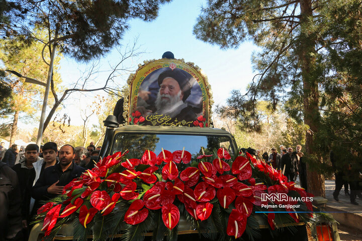 مراسم تشییع آیت‌الله مستجابی