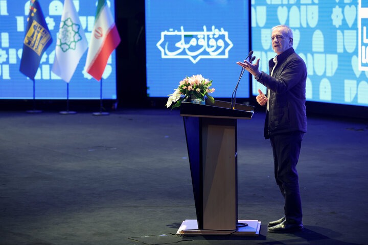 فعالیت خودروهای برقی عمومی، آغاز مسیری جدید برای بهبود محیط زیست شهروندان است