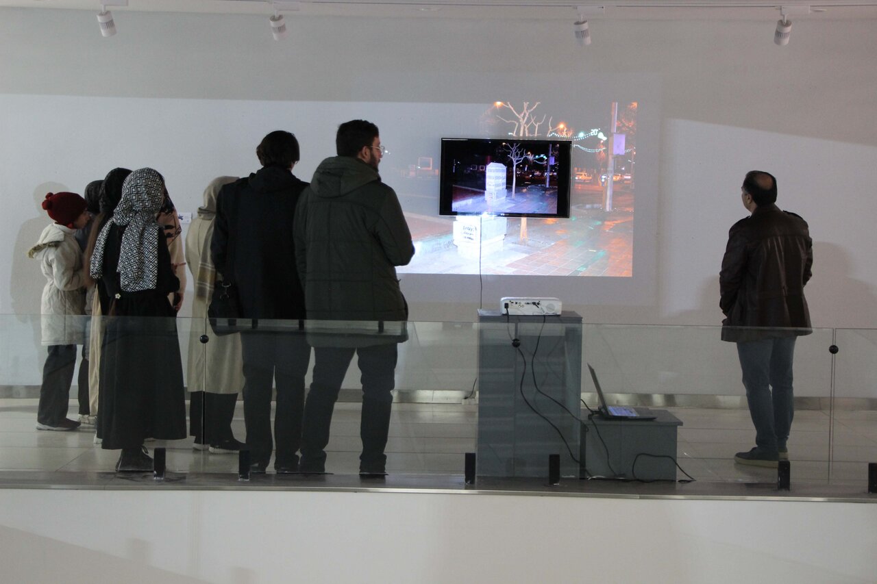 تجلی هنر معاصر و دغدغههای هنرمندان در نمایشگاه «سرزمین من» کرمان