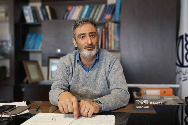 پیگیر آزادسازی ضلع شمالی خیابان باغ فردوس هستیم